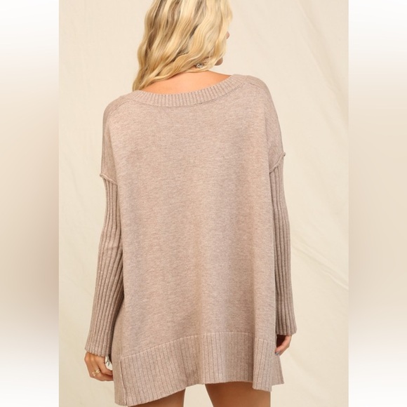 NWT KYE MI SOFT RAGLAN SLEEVE VNECK SWEATER - Picture 7 of 10